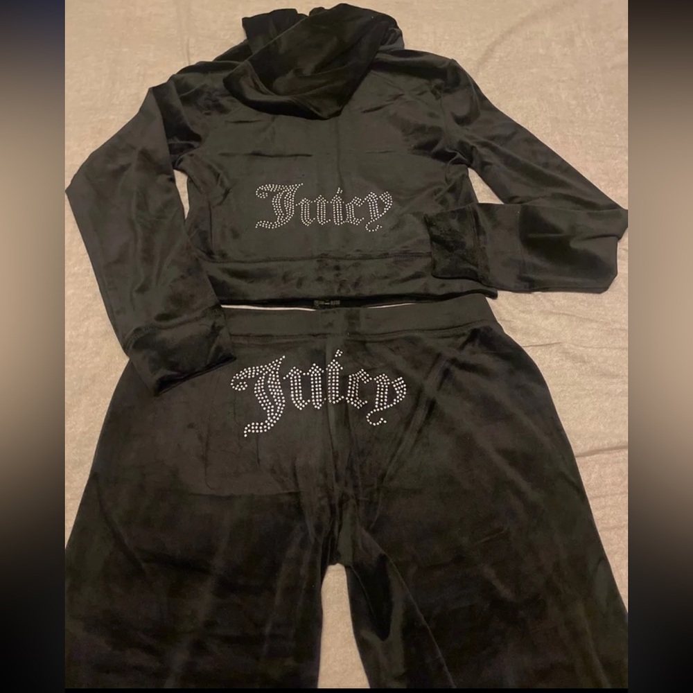 Juicy Couture velour rhinestone bling tracksuit/sweatsuit